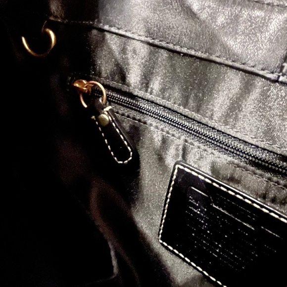 Rare Coach Hamptons Embossed  Leather Signature C Purse - Picture 7 of 7